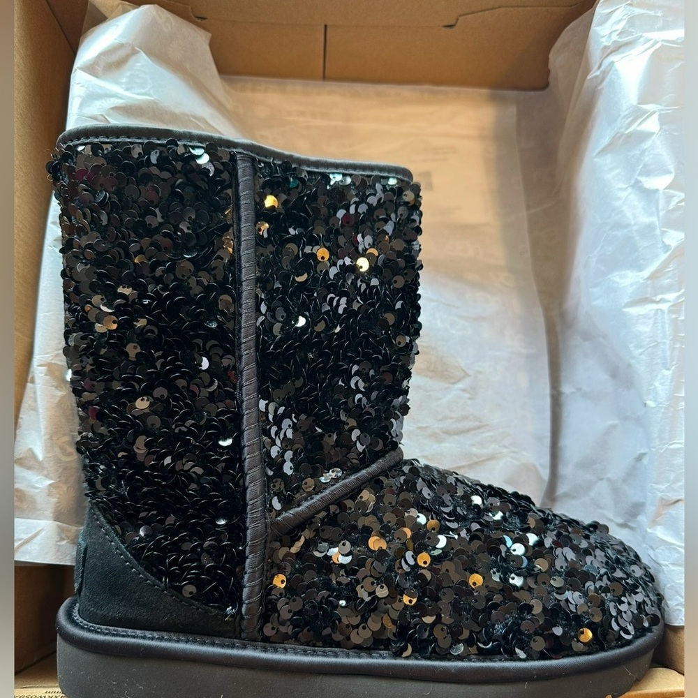NIB Chunky Sequins Uggs